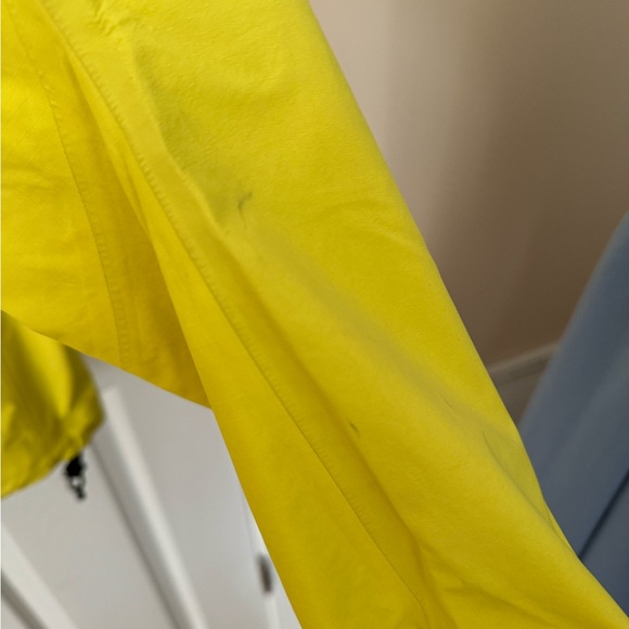 Arc’teryx Women’s size Medium waterproof jacket with hood - Picture 5 of 8